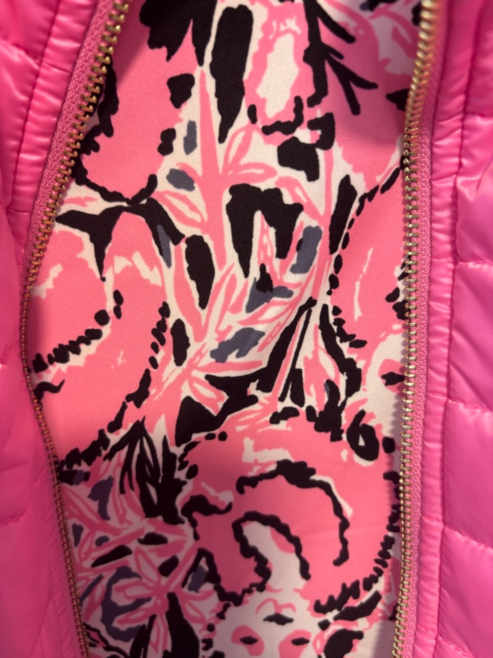 Lilly Pulitzer Elyn Puffer Vest Hangin With My Boo Print Size M Limited Edition - Picture 7 of 11